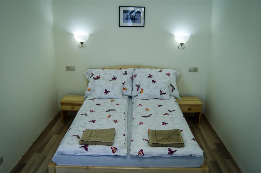 Csongradi Vendegvaro Apartmanok, Szarka Haz Экстерьер фото