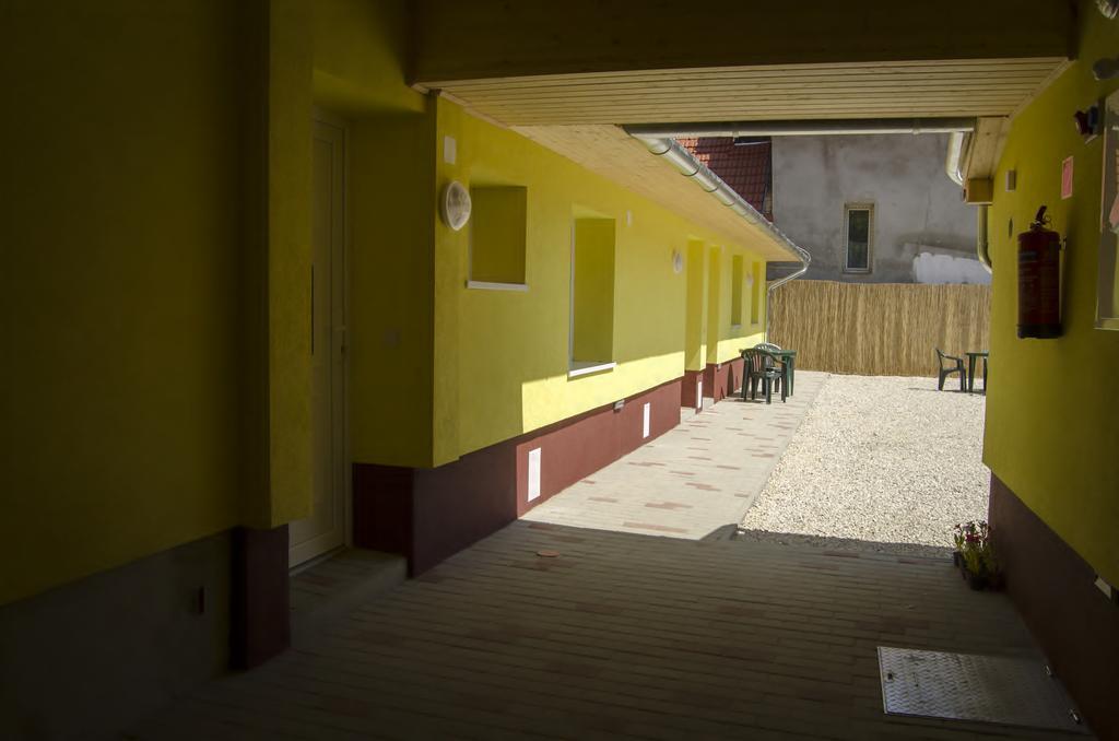 Csongradi Vendegvaro Apartmanok, Szarka Haz Экстерьер фото