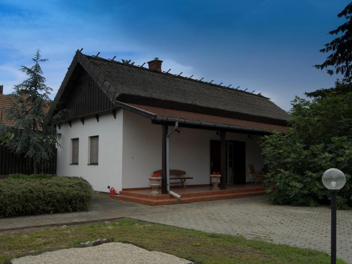 Csongradi Vendegvaro Apartmanok, Szarka Haz Экстерьер фото